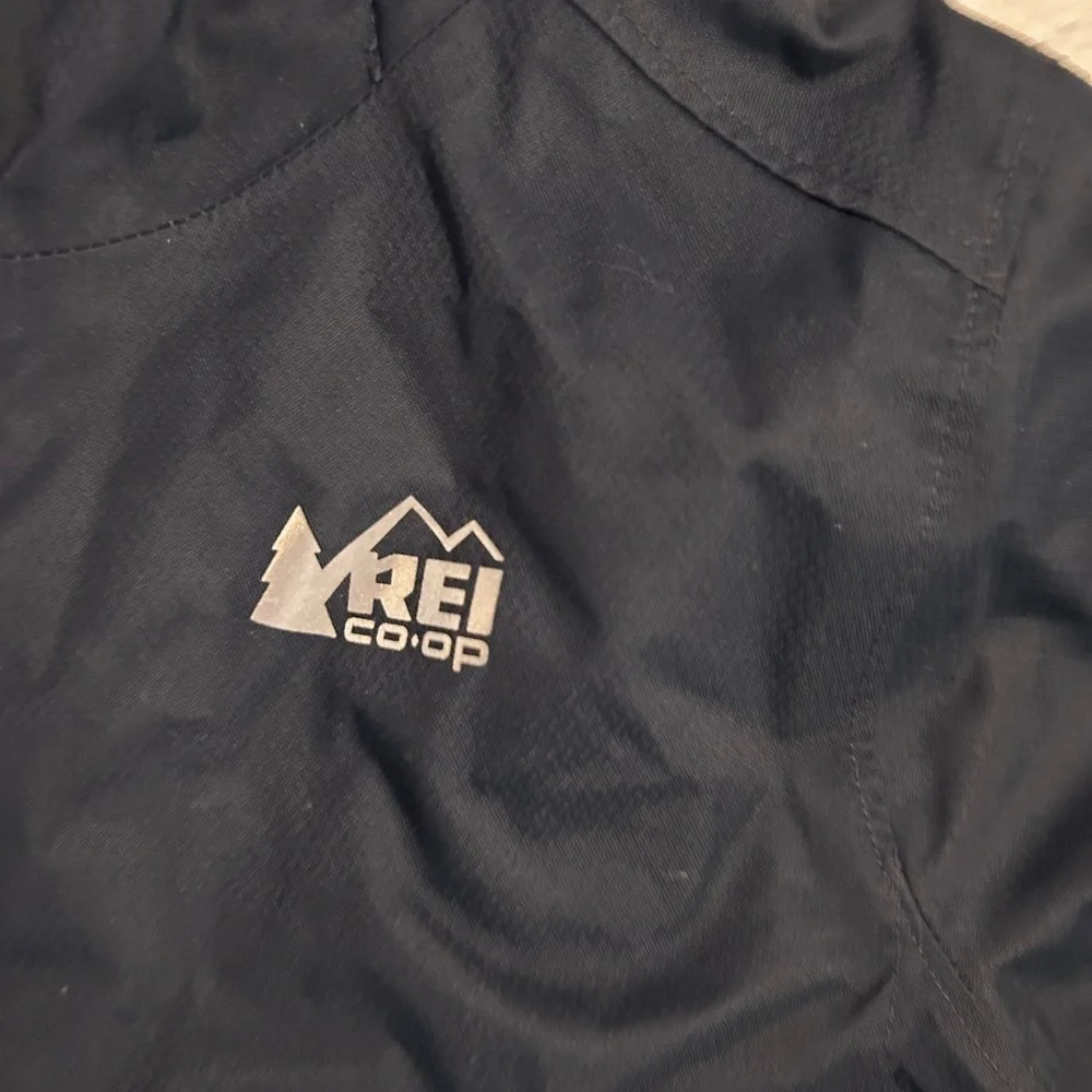 REI Co-op Navy Jacket with purple lining size 8 girls small medium weight